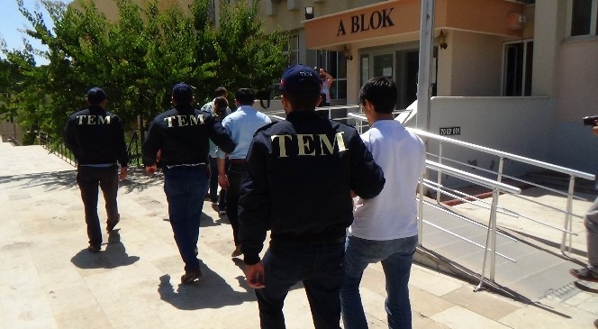 Karaman’da gözaltına alınan iki hakim, bir savcı adliyeye sevk edildi