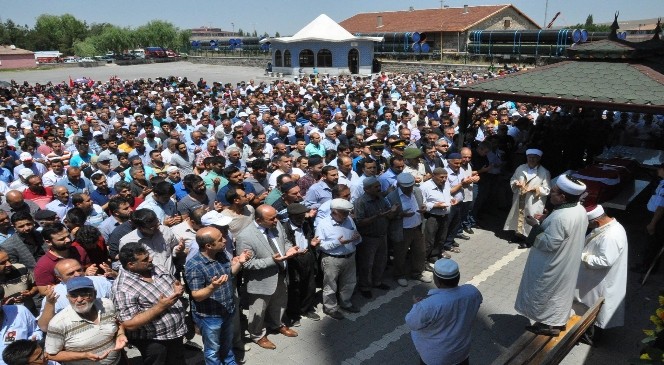 Şehit Eski Özel Harekat Polisi Serkan Göker, son yolculuğuna uğurlandı