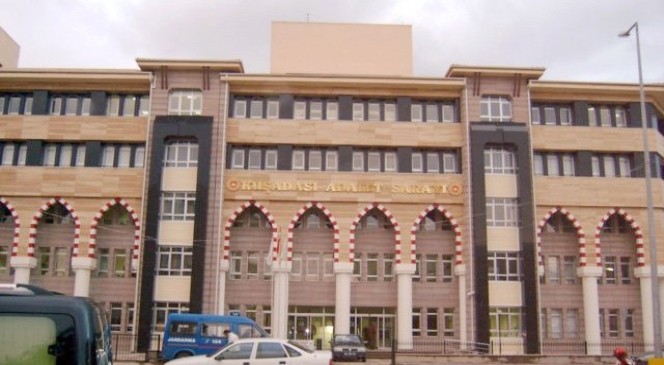 Kuşadası Adliyesi’nde görev yapan 1 savcı ve 2 hakim gözaltına alındı