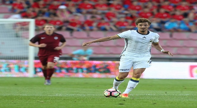 Fenerbahçe, Sparta Prag ile 0-0 berabere kaldı.