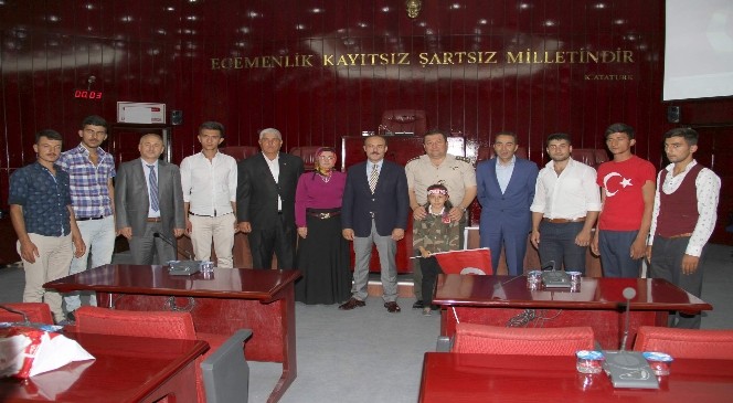 Hacıilyas Köylülerinden demokrasiya sahip çıkan Yozgat’ta kurum temsilcilerine plaket