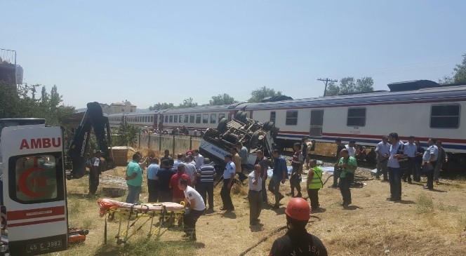 Manisa’da tren kazası: 6 ölü