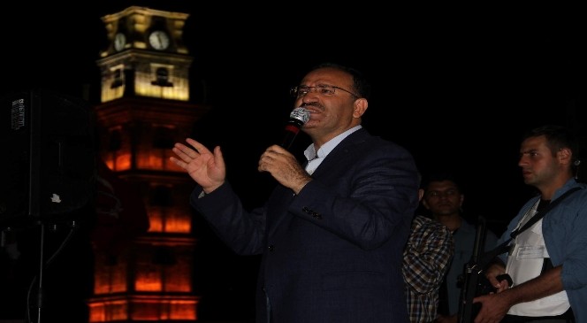 Adalet Bakanı Bozdağ, ’’Bu FETÖ’yü kullanan yabancı güçlere de diyorum ki, artık bu FETÖ kullanışlı bir maşa olma vasfını kaybetmiştir.”