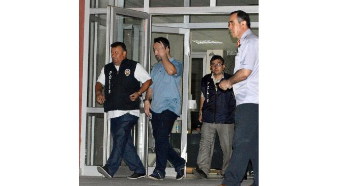 Turgutlu’da 8 polis tutuklandı