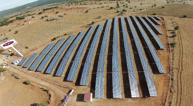 Tuğba, enerjisini güneşten almaya başladı