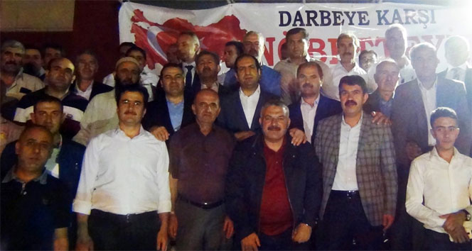 Gümrük ve Ticaret Bakan Yardımcısı Çiftci, Erciş’te demokrasi nöbetine katıldı