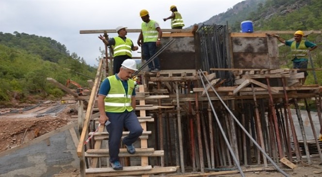 Orman işletme müdürlüklerinde köprü ve bina inşaatları devam ediyor