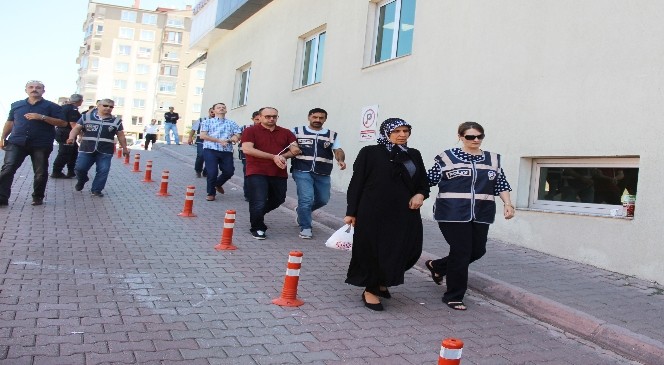 Kayseri’de gözaltına alınan 15 FETÖ imamı mahkemeye sevk edildi