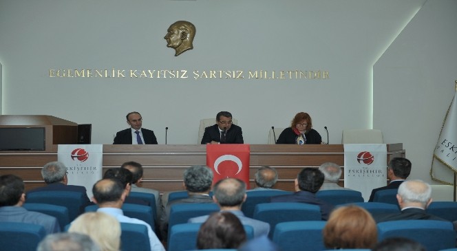 Vali Çelik: “Türk Milleti, gerçek vatansever askerine ve polisine sahip çıkmalıdır”