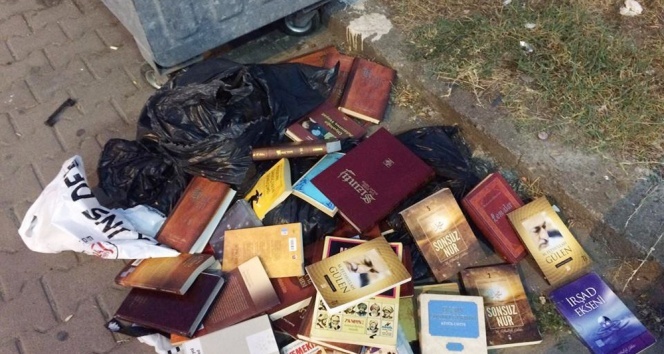 FETÖ’nun kitapları yine çöpte