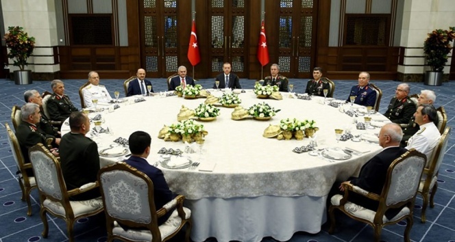 Erdoğan, YAŞ üyeleri ile yemekte bir araya geliyor