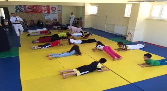 Karaman’da yaz spor okulları judo eğitimleri devam ediyor
