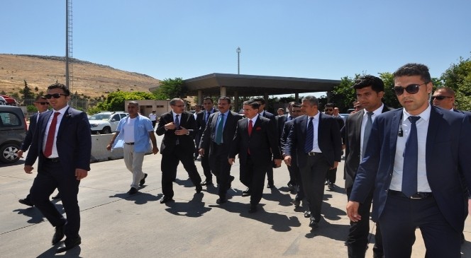 Bakan Tüfenkci Cilvegözü’nde incelemelerde bulundu