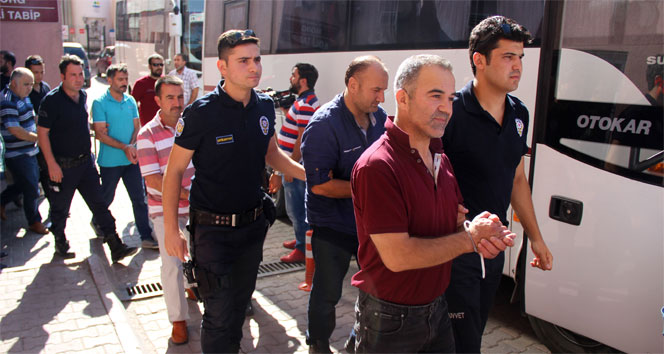 Kayseri&#039;de FETÖ/PDY operasyonunda gözaltına alınan 43 polis adliyeye çıkarıldı
