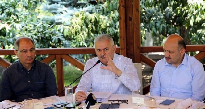 Başbakan Yıldırım: 'Fethullah Gülen bu darbenin göbeğindedir'