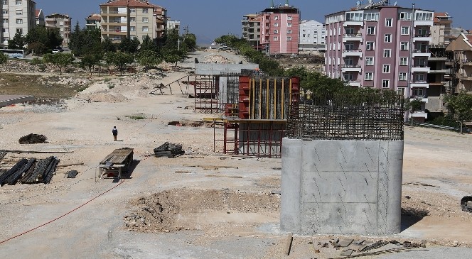 Karaman’da köprülü kavşak çalışması