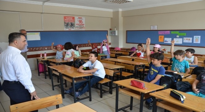 Başkan Aksoyü, yaz okulu Kur’an kurslarını ziyaret etti