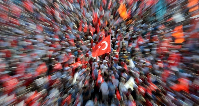 İstanbulluların demokrasi nöbeti devam ediyor
