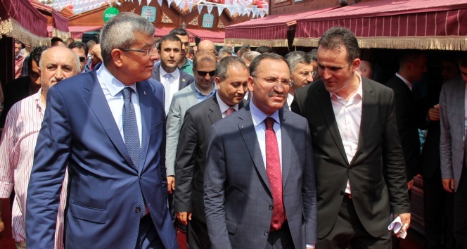 Adalet Bakanı Bekir Bozdağ Rize’de