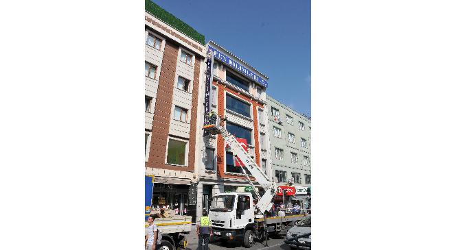 Gaziosmanpaşa’da FETÖ/PDY’ye ait kurumlara baskın