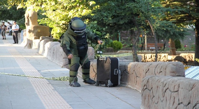Yozgat’ta şüpheli valiz fünye ile patlatıldı