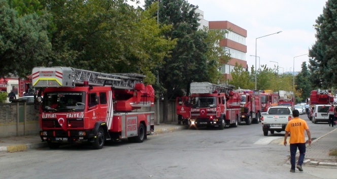 Tuzla&#039;daki fabrika yangını kontrol altına alındı