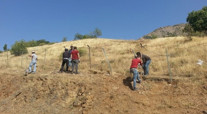 Durankaya’da mezarlık onarımları başlatıldı