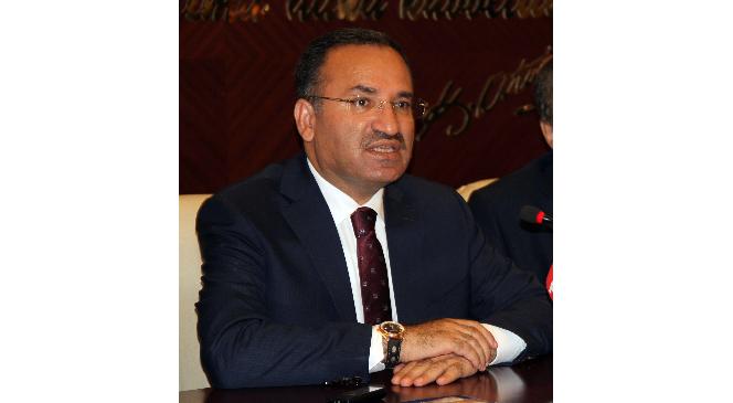 Bakan Bozdağ: "ABD’nin Fetullah Gülen’i iade etmemesi, Gülen’in dostluğunu Türkiye’nin dostluğuna tercih ettiğini gösterir"