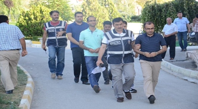 Karaman’da gözaltına alınan üç hakimden ikisi tutuklandı