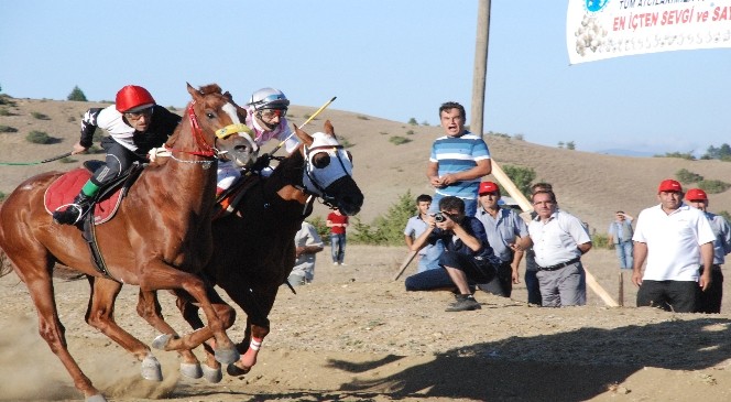 Taşköprü’de ’15 Temmuz Demokrasi Şehitleri’ anısına at yarışları düzenlenecek