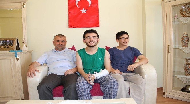 Yozgatlı genç 15 Temmuz Şehitler Köprüsünde tanka dur dedi