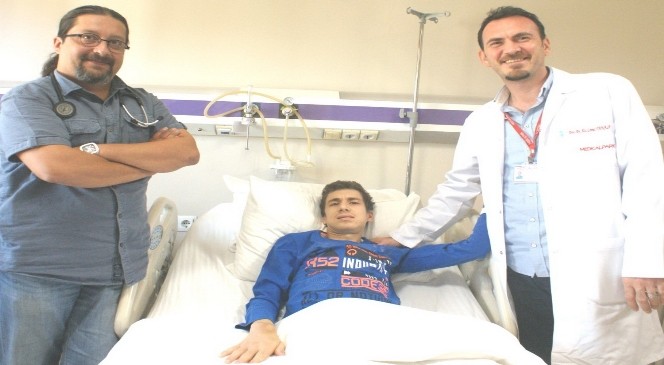 Kalbindeki deliği ameliyatsız kapattılar