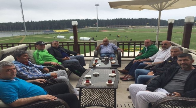 Başkan Toçoğlu, Sakaryaspor hazırlık kampını ziyaret etti