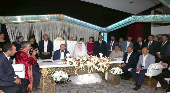 Akdağmadeni Belediye Başkanı Suphi Daştan’ın mutlu günü
