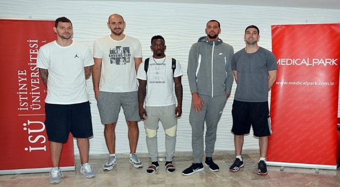 Galatasaraylı oyuncular sağlık kontrolünden geçti