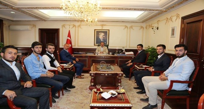 Yozgat Ülkü Ocakları Başkanı Küçükduman Yozgat Valisi Yurtnaç’ı ziyaret etti.