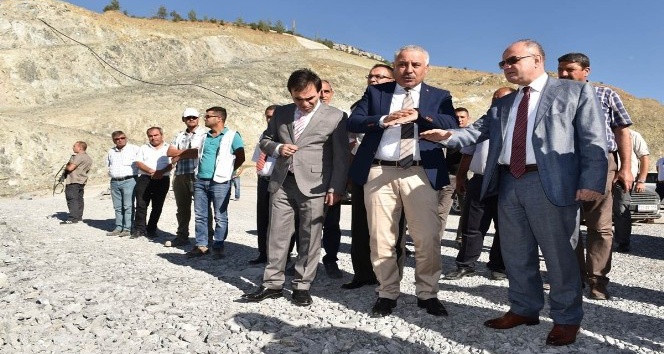 Vali Çakacak, Sorgun Barajı inşaat alanında incelemelerde bulundu