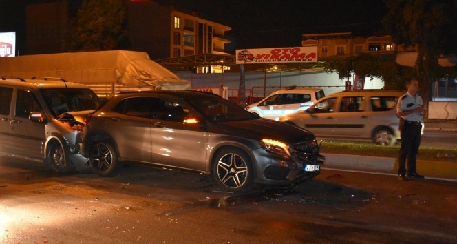 Akhisar’da zincirleme kaza: 6 yaralı