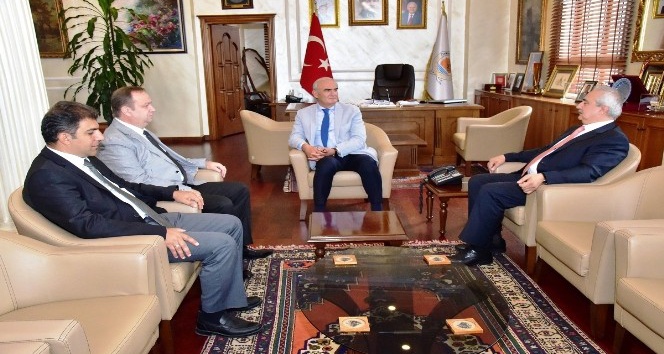 Dekan Demir’den Başkan Yılmaz’a ziyaret