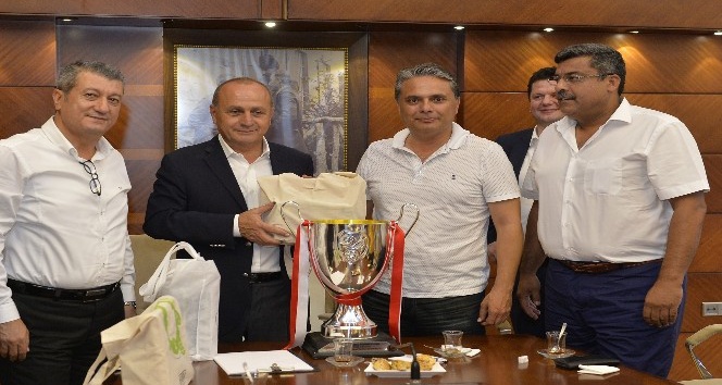 Başkan Uysal, Kadıköy Belediyesi’ni ziyaret etti