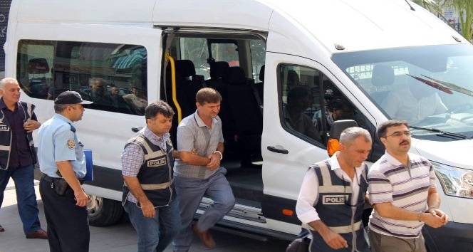 Turgutlu’da FETÖ operasyonu: 15 gözaltı