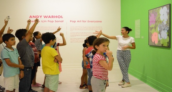 Muratpaşalı çocuklar Andy Warhol gibi çizdi