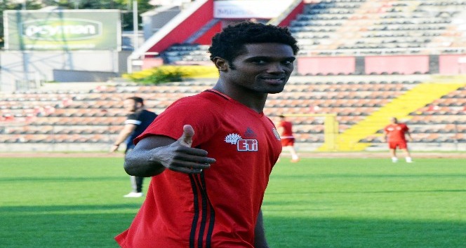 Bruno Mezenga, gözünü gol krallığına dikti