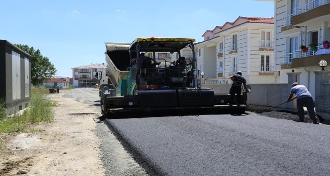 Serdivan Belediyesi cadde ve sokakları yenilemeye devam ediyor