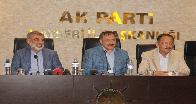 Orman ve Su İşleri Bakanı Veysel Eroğlu AK Parti İl Başkanlığı’nı ziyaret etti