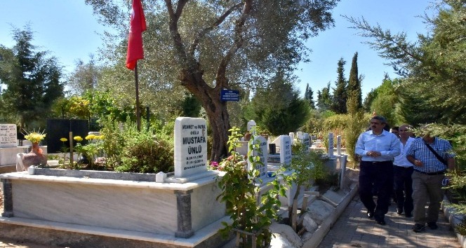 Nazilli’de mezarlıklar Kurban Bayramı’na hazırlanıyor