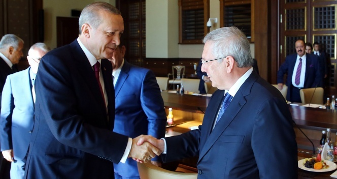 Cumhurbaşkanı Erdoğan Kulüpler Birliği Heyeti’ni kabul etti