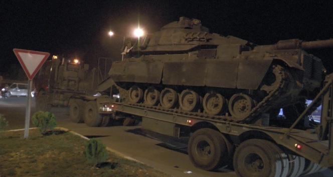 Diyarbakır'dan Şanlıurfa'ya askeri sevkiyat