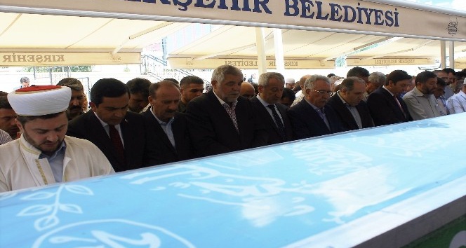 Milli Görüş Onursal Başkanı Yavuz Çelik’in annesi son yolculuğuna uğurlandı