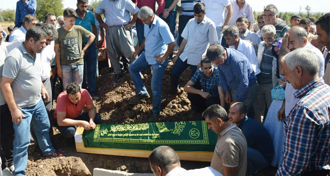 Yakılarak öldürülen Diyarbakırlı işçi gözyaşları içerisinde defnedildi